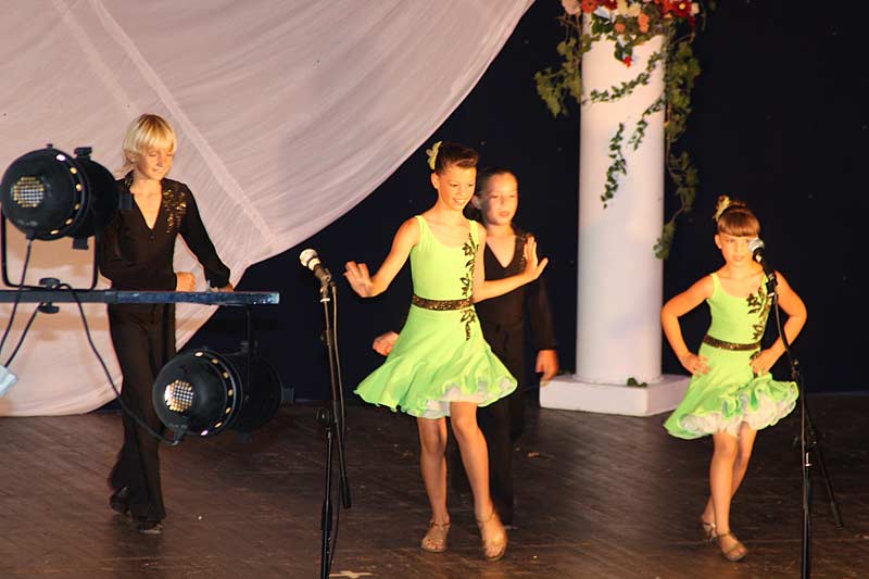 Школа бальных танцев под руководством Якира Когана.